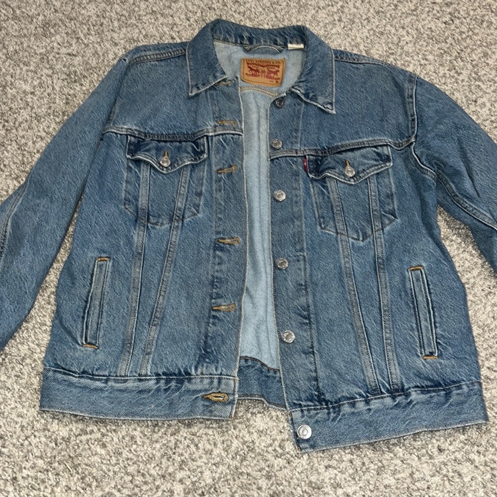 Levi’s medium wash jean jacket